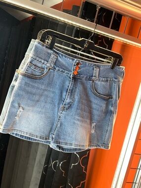 Distressed Diva High-Waist Denim Shorts in Vintage Wash 🥂